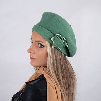 Baret Friberi zelená
