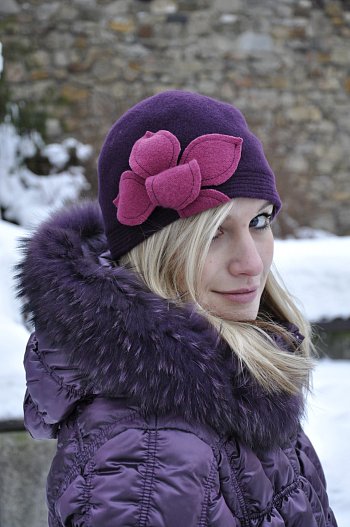 Zimná elegantná čiapka Otarda lilková