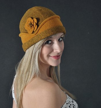Dámska zimná čiapka Oreona okrová